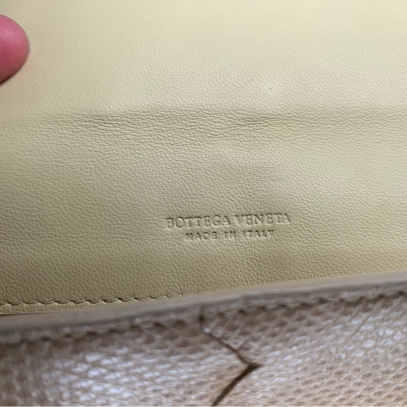 SOLD!!!Pristine Bottega Veneta Snakeskin leather clutch - Picture 4 of 11